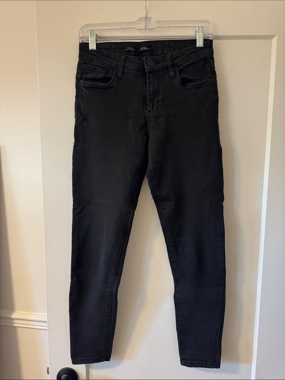 Black Women’s Mid-Rise Skinny Jeans